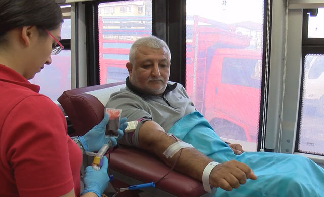 İyileşmiş Hastanın Kanıyla Koronavirüs Tedavisi Türkiye’de de Başlıyor