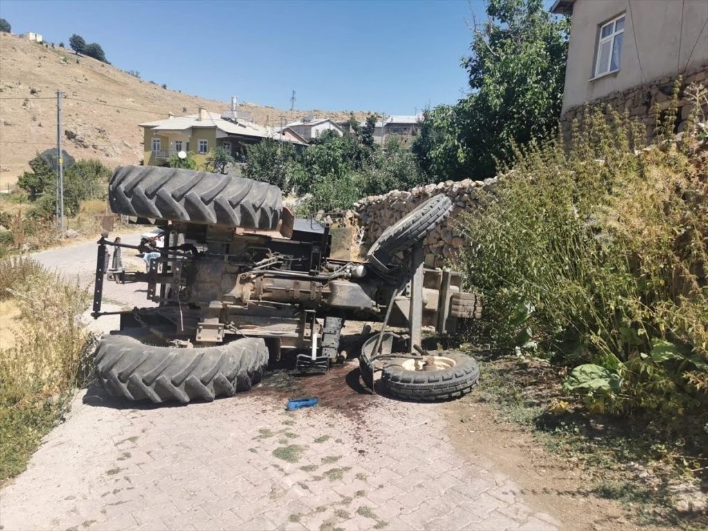konya da devrilen traktorun altinda kalan kad 16207053 amp