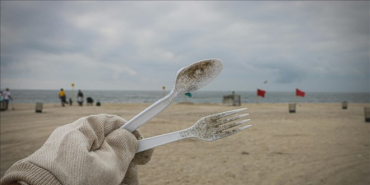 tek-kullanimlik-plastikler-icin-kisitlama-geliyor