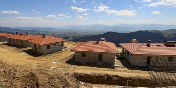 İzmir’de Orman Yangınında Zarar Gören yapıların Yenileri Yıl Dönümünden Önce Tamamlanacak